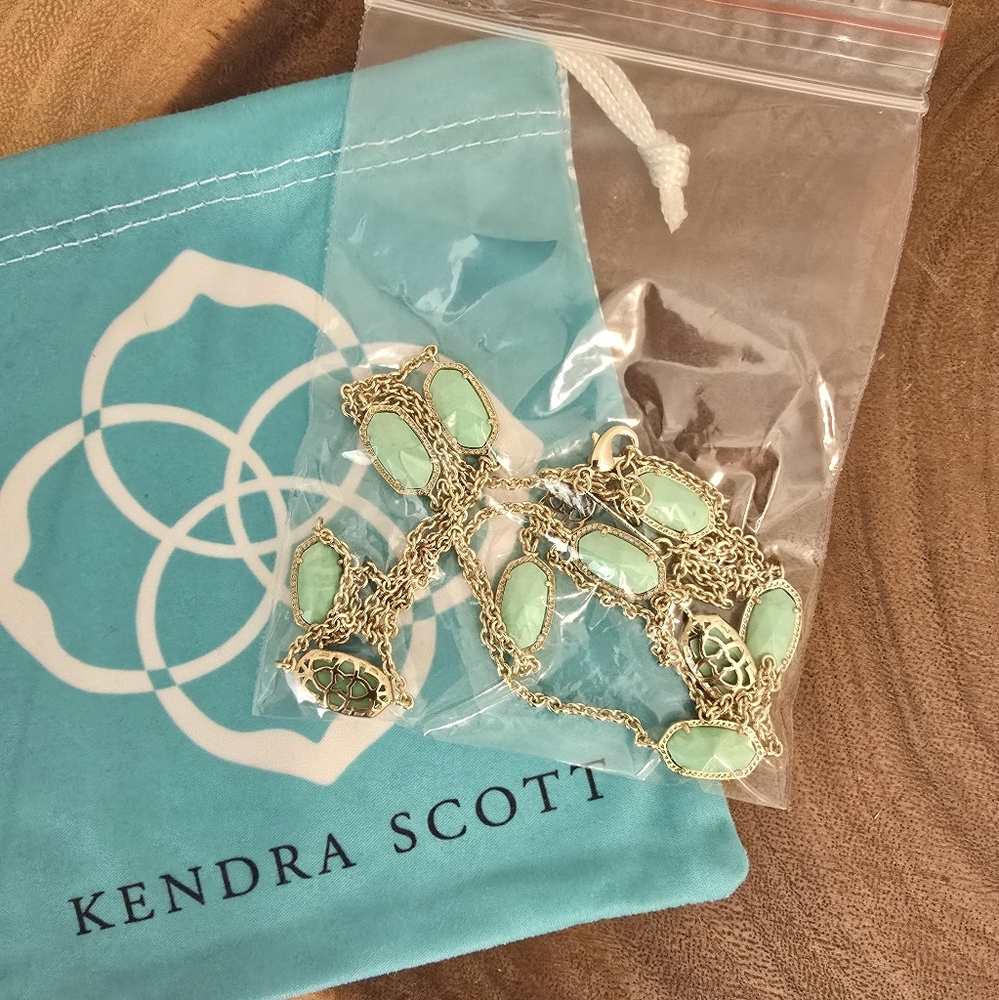 *Rare* Kendra Scott Kelsie Kellie Station Necklace Mint Gold - Picture 4 of 4